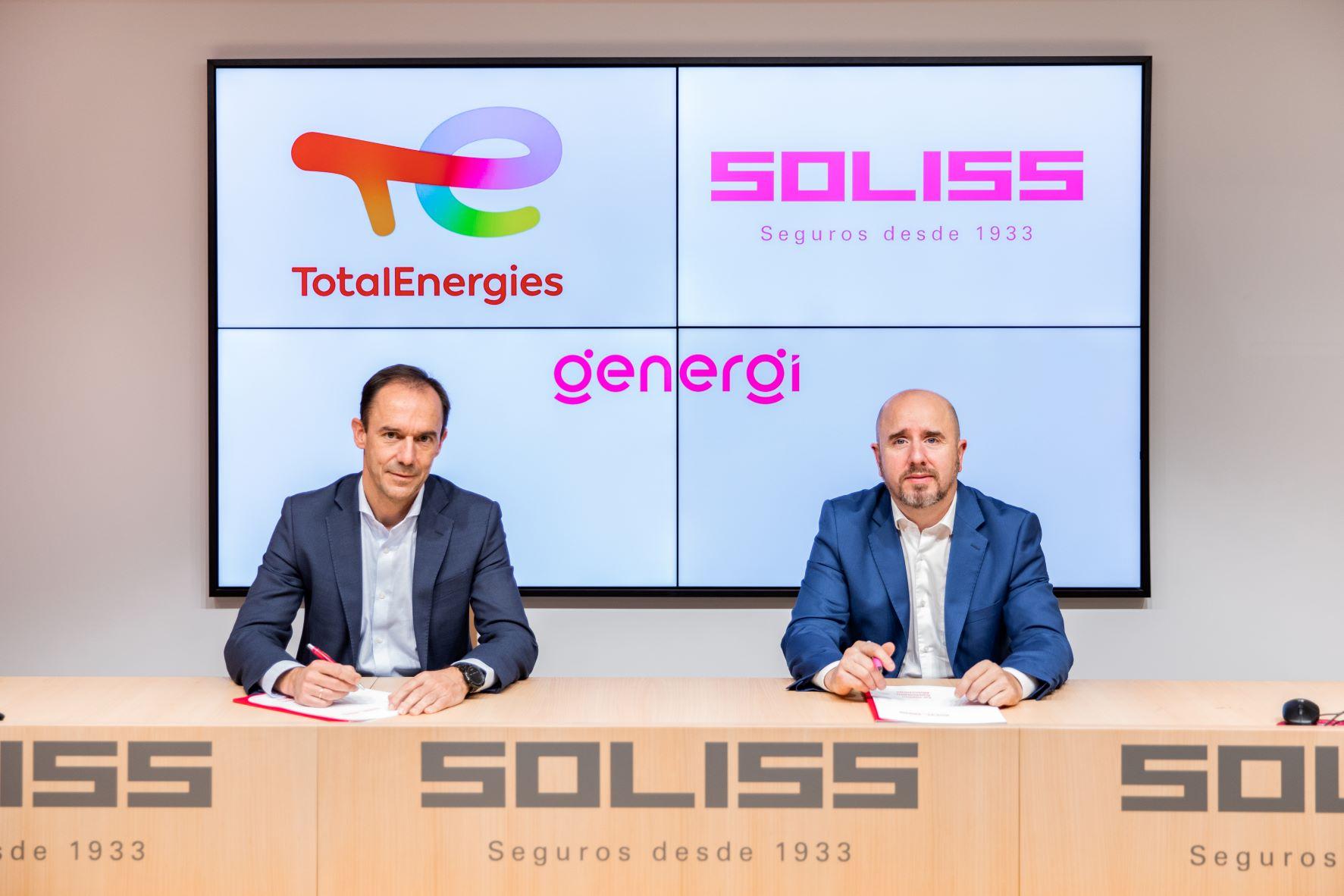 Javier V&aacute;zquez, director de Marketing y Ventas B2C de TotalEnergies Electricidad y Gas y Pablo Araujo, Director de Genergi, empresa participada de Grupo Soliss, a la derecha.
