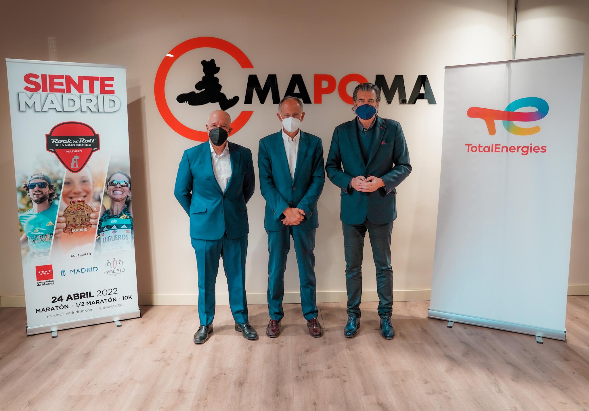 Pedro Rumbao, director general de Rock n Roll Running Series Madrid. Javier Sa&eacute;nz de Jubera, Presidente de TotalEnergies Espa&ntilde;a, y Guillermo Jimenez, Presidente de Mapoma