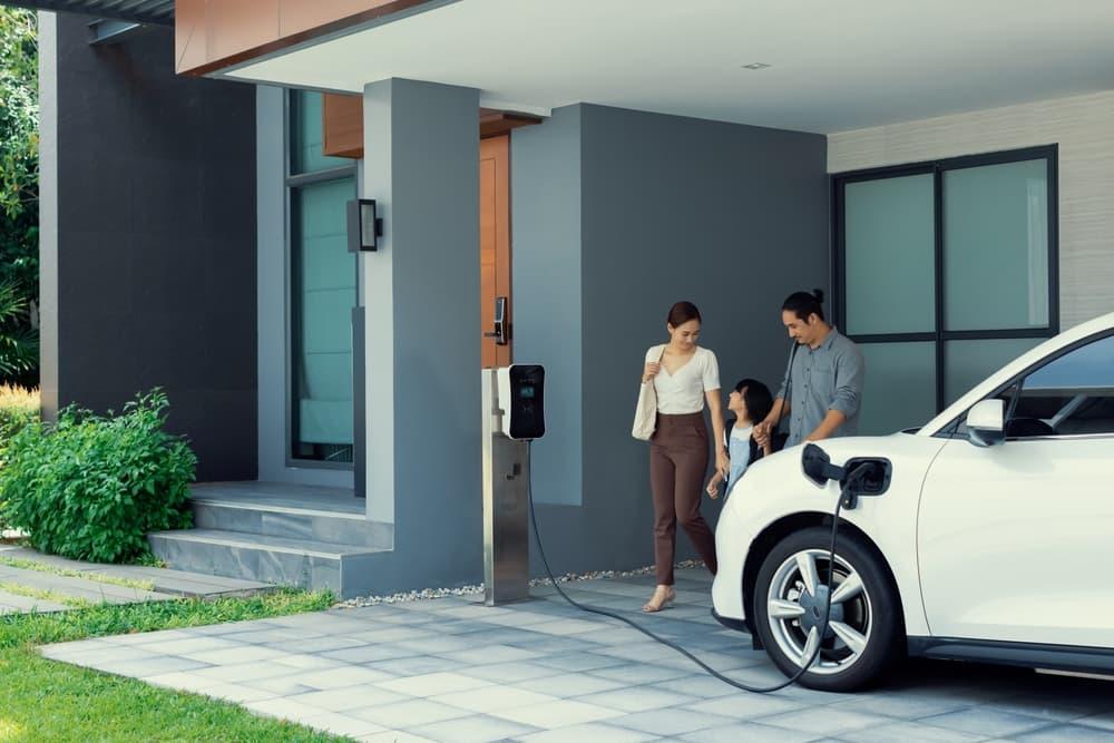 Deducci&oacute;n IRPF por compra de coche el&eacute;ctrico o punto de recarga