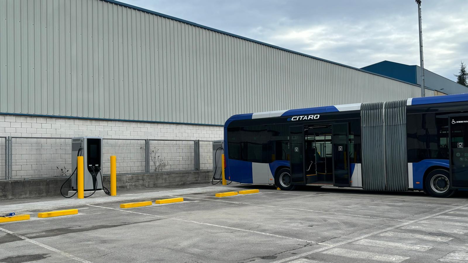totalenergies instala 70 puntos de recarga ultrarr&aacute;pida para los autobuses urbanos el&eacute;ctricos de oviedo